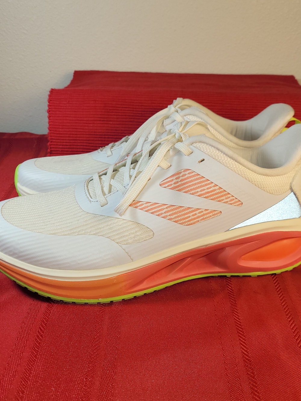 Avia Women Mesh Gel Trail White Athletic Shoes with Coral and Lime Accents W 9.5